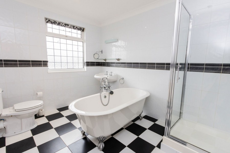 Images for Available With No Onward Chain in Bodiam EAID:366206731 BID:bid