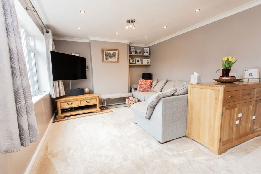 Images for With A South West Facing Garden In Sandhurst EAID:366206731 BID:bid