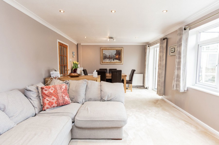 Images for With A South West Facing Garden In Sandhurst EAID:366206731 BID:bid