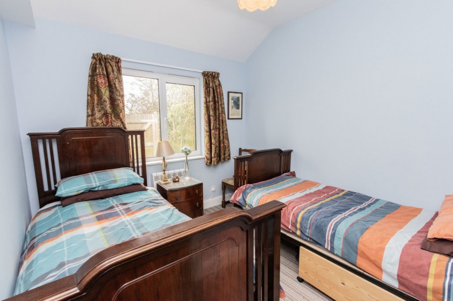 Images for Available With No Onward Chain in Bodiam EAID:366206731 BID:bid