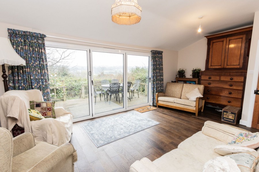 Images for Available With No Onward Chain in Bodiam EAID:366206731 BID:bid