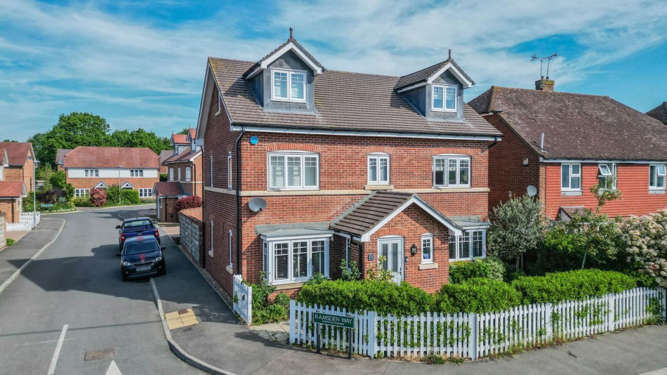 Images for Within Walking Distance Of Marden Station EAID:366206731 BID:bid