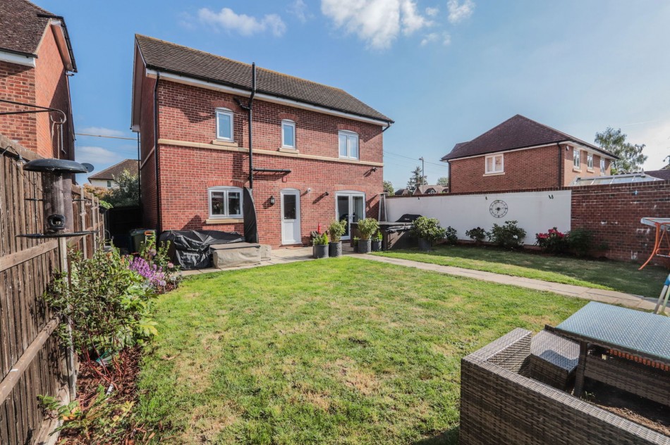 Images for Within Walking Distance Of Marden Station EAID:366206731 BID:bid