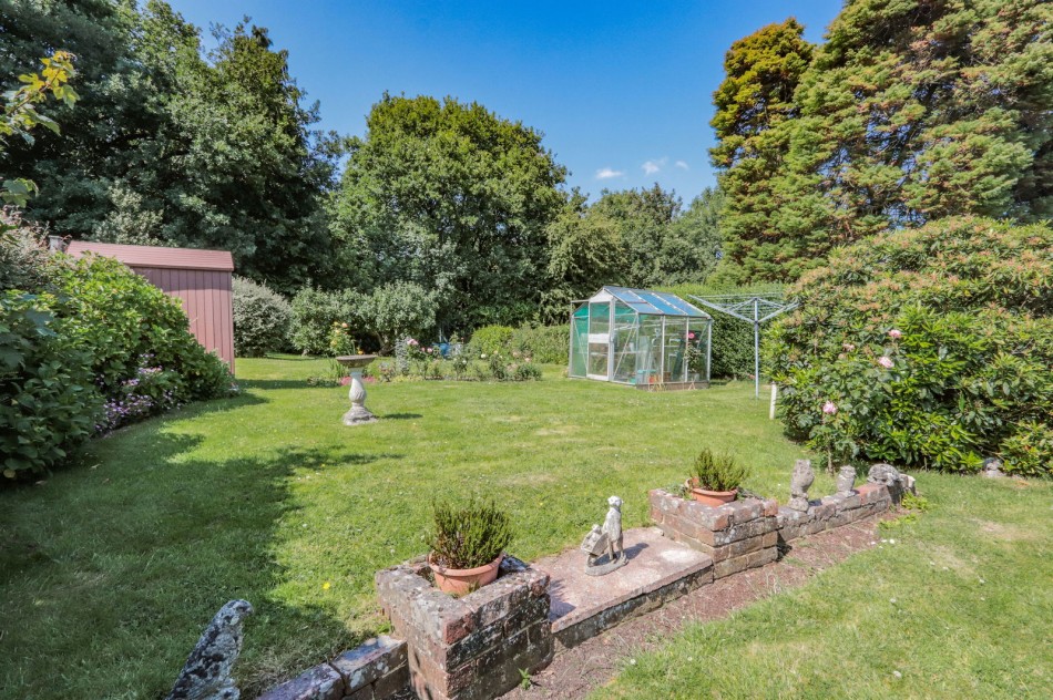 Images for 1.4 Miles From Etchingham Mainline Station in Hurst Green EAID:366206731 BID:bid