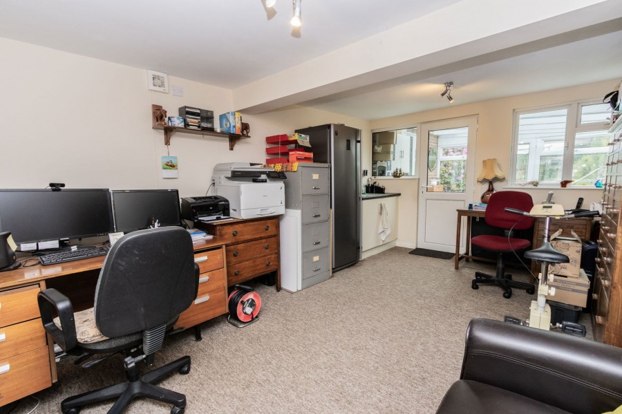 Images for 1.2 Miles From Etchingham Mainline Station in Hurst Green EAID:366206731 BID:bid