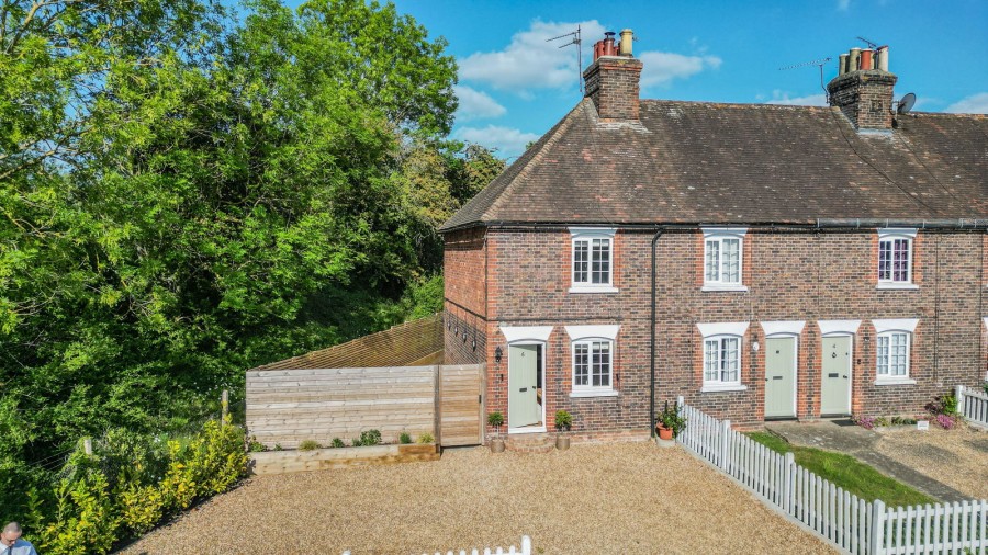 Images for Close Proximity To Marden High Street EAID:366206731 BID:bid