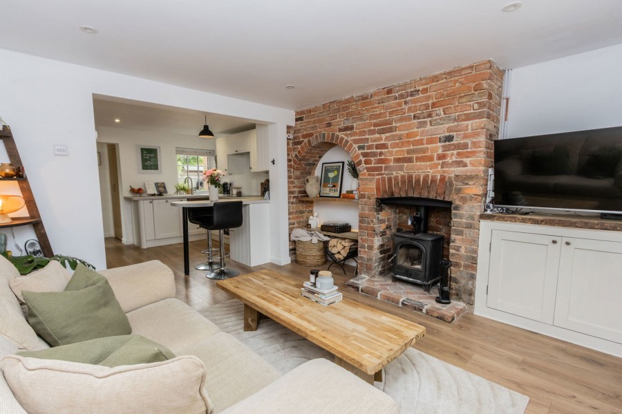 Images for Close Proximity To Marden High Street EAID:366206731 BID:bid
