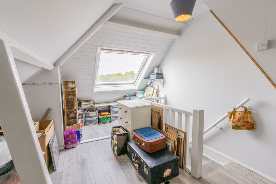 Images for Walking Distance of Hawkhurst Colonnade EAID:366206731 BID:bid