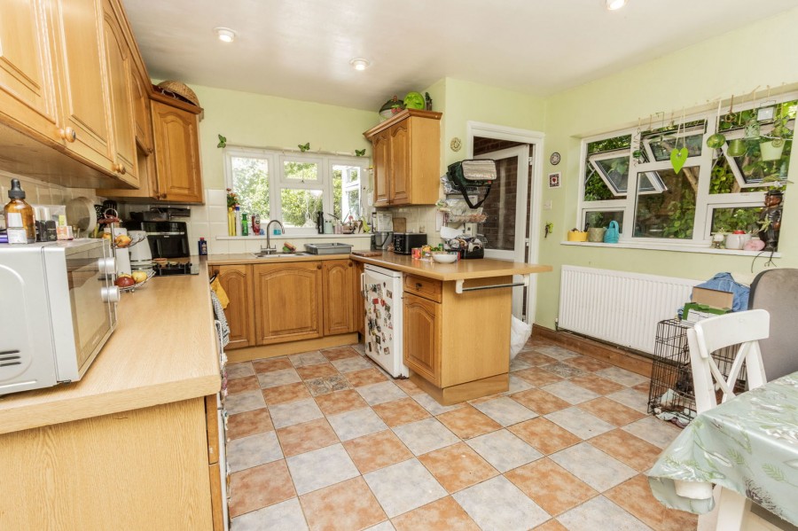 Images for Available With No Onward Chain in Hawkhurst EAID:366206731 BID:bid