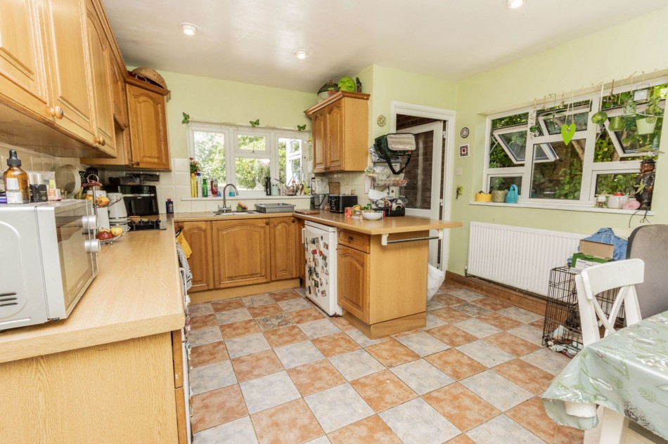 Images for Available With No Onward Chain in Hawkhurst EAID:366206731 BID:bid