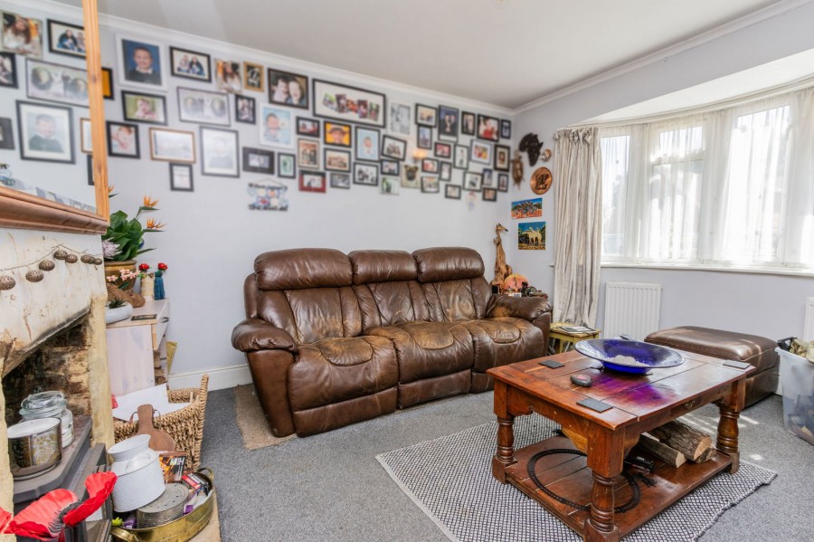 Images for Available With No Onward Chain in Hawkhurst EAID:366206731 BID:bid