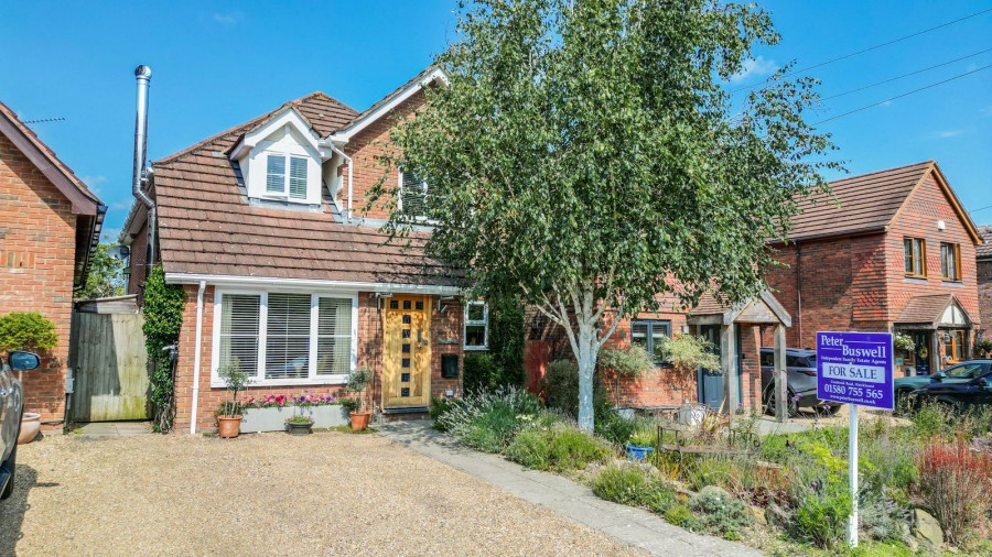 Images for Within Walking Distance to Cranbrook Town Centre & Schools EAID:366206731 BID:bid
