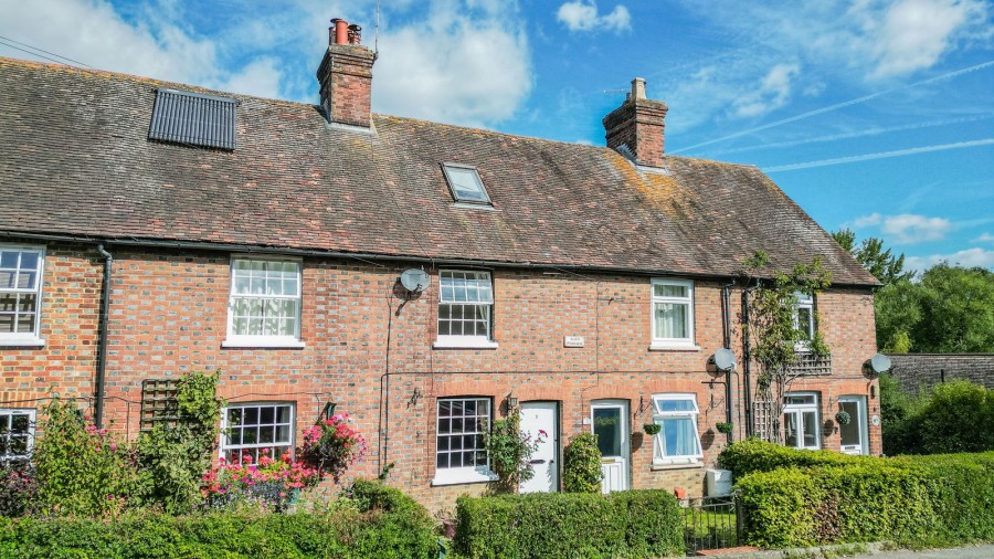 Images for Available With No Onward Chain in Hawkhurst EAID:366206731 BID:bid