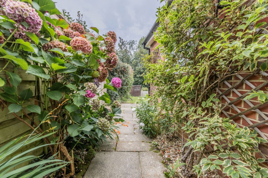 Images for Available With No Onward Chain in Hawkhurst EAID:366206731 BID:bid