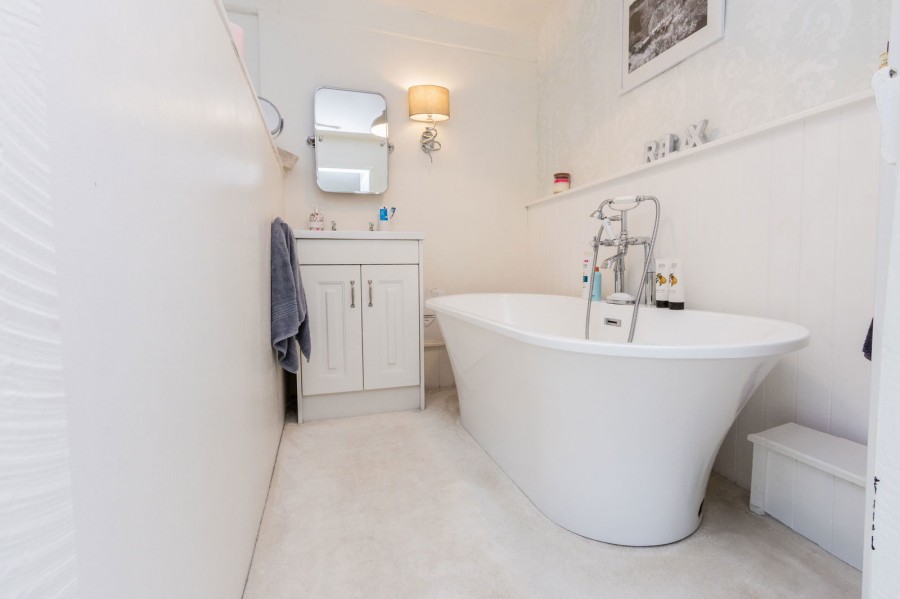 Images for On A Rural Lane Location In Hawkhurst EAID:366206731 BID:bid