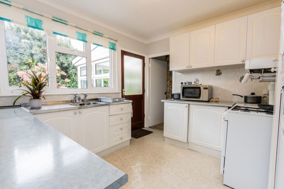 Images for Walking Distance To Ticehurst Village High Street EAID:366206731 BID:bid