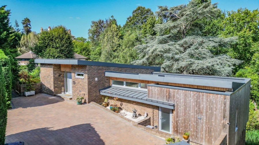 Images for Within Walking Distance of Hawkhurst Colonnade EAID:366206731 BID:bid