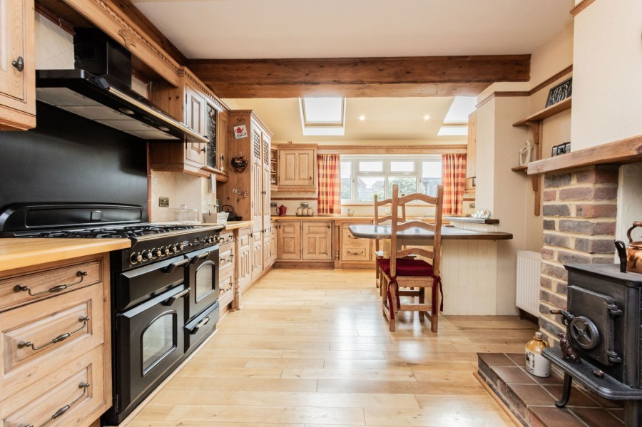 Images for 2115sqft Of Accommodation In Battle EAID:366206731 BID:bid
