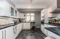 Images for No-Onward-Chain In The Centre Of Hawkhurst