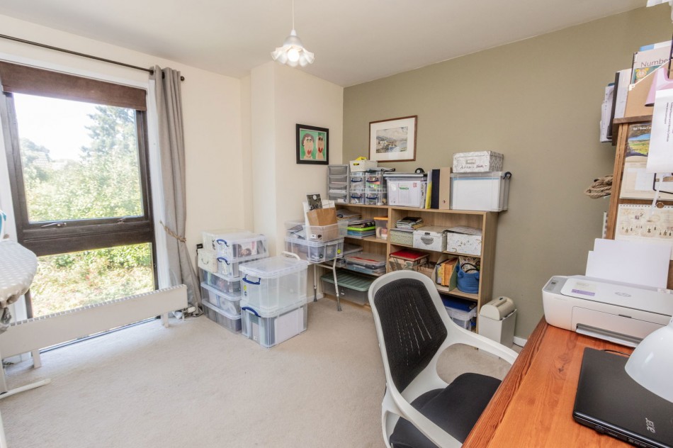 Images for Close Proximity To Cranbrook High Street EAID:366206731 BID:bid
