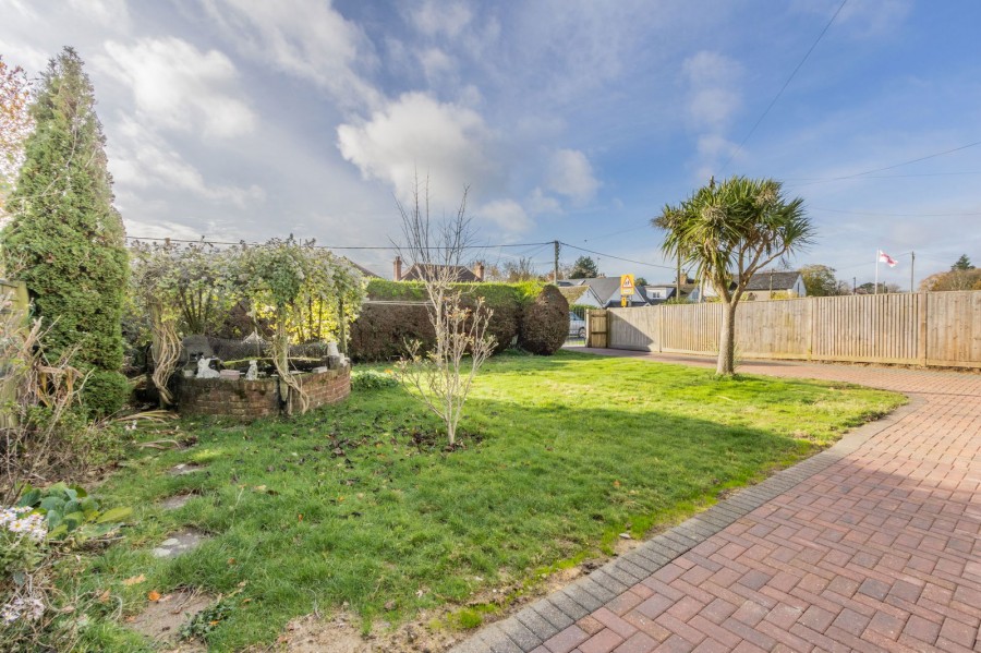 Images for A Recently Renovated Bungalow In Broad Oak EAID:366206731 BID:bid