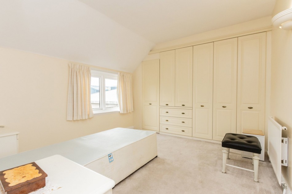 Images for Hurst Green EAID:366206731 BID:bid