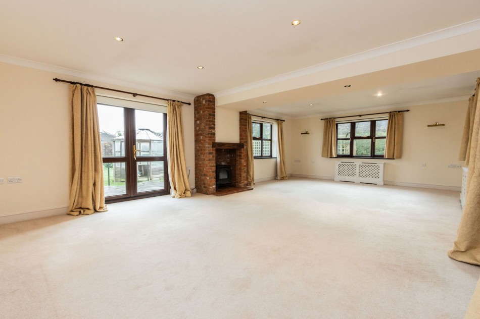 Images for Staplehurst EAID:366206731 BID:bid