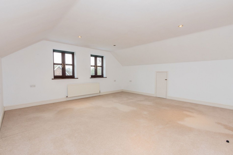 Images for Staplehurst EAID:366206731 BID:bid