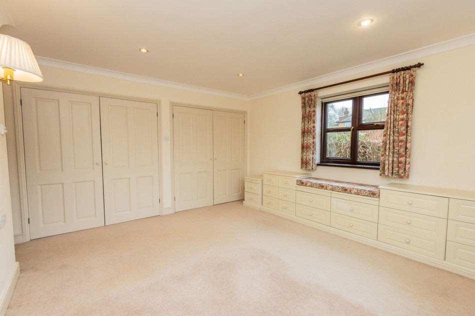 Images for Staplehurst EAID:366206731 BID:bid