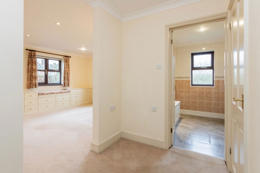 Images for Staplehurst EAID:366206731 BID:bid