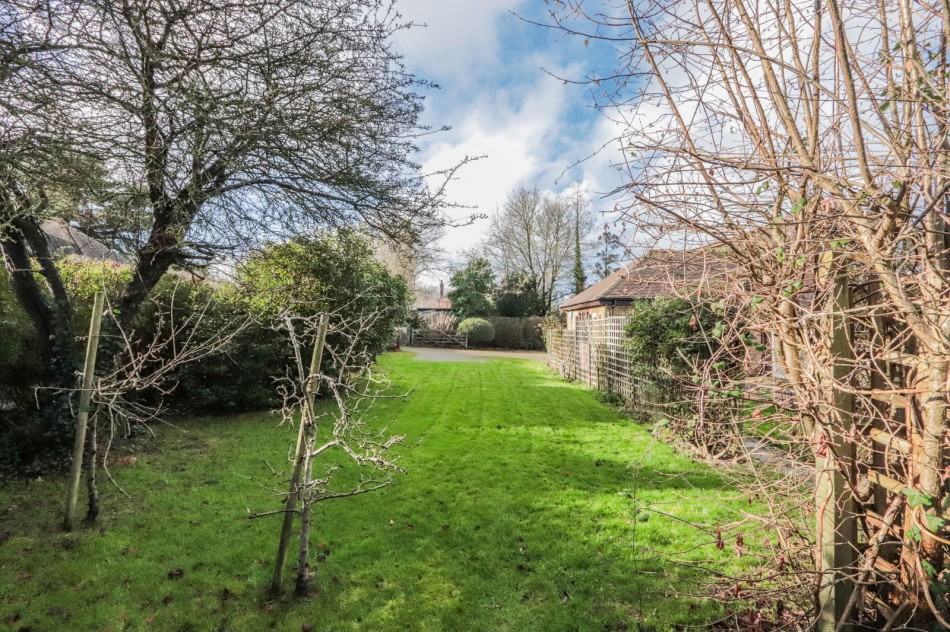 Images for Staplehurst EAID:366206731 BID:bid