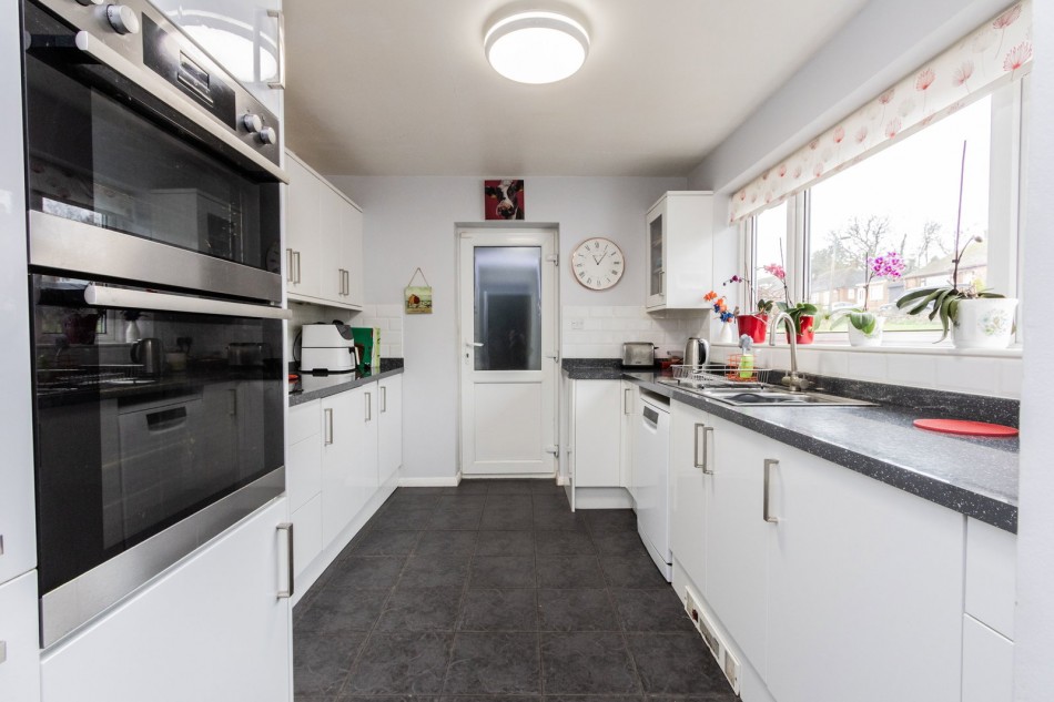 Images for Oaklands, Hawkhurst EAID:366206731 BID:bid