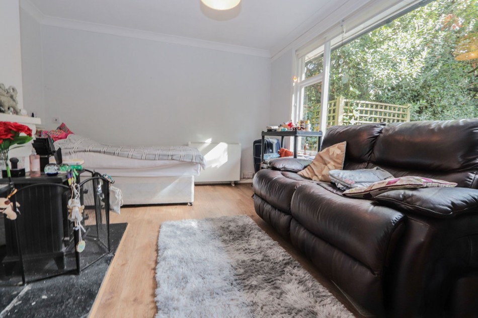 Images for No Onward Chain in Hawkhurst EAID:366206731 BID:bid