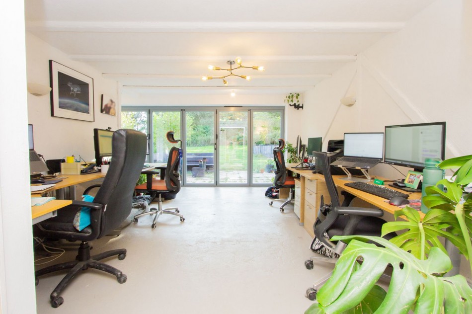 Images for 2953sqft Family Home In Hurst Green EAID:366206731 BID:bid
