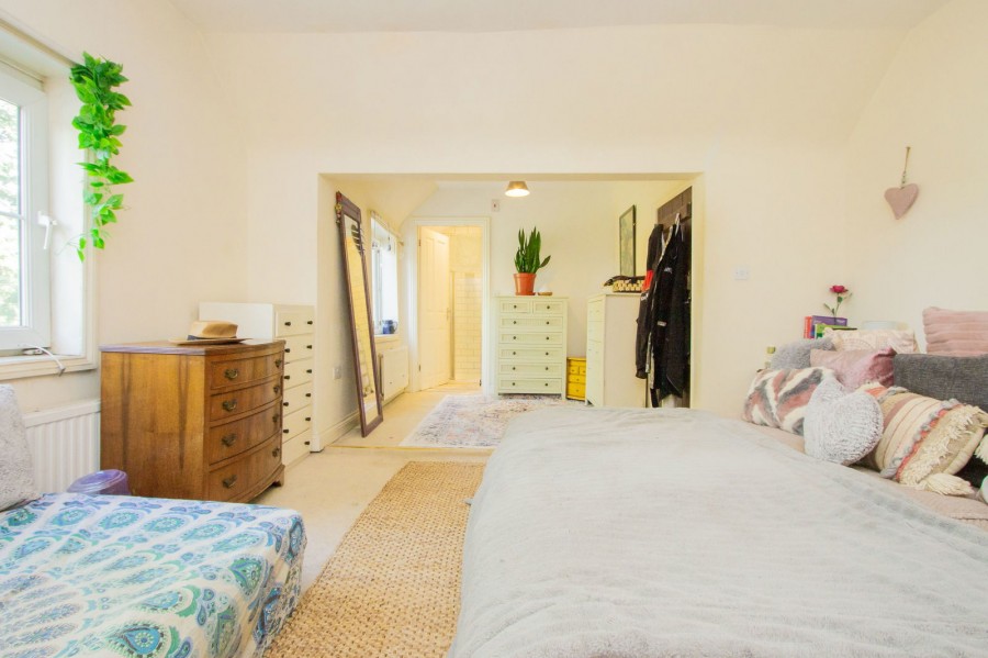Images for 2953sqft Family Home In Hurst Green EAID:366206731 BID:bid