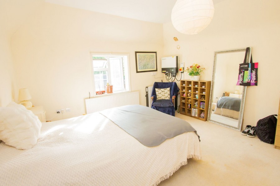 Images for 2953sqft Family Home In Hurst Green EAID:366206731 BID:bid