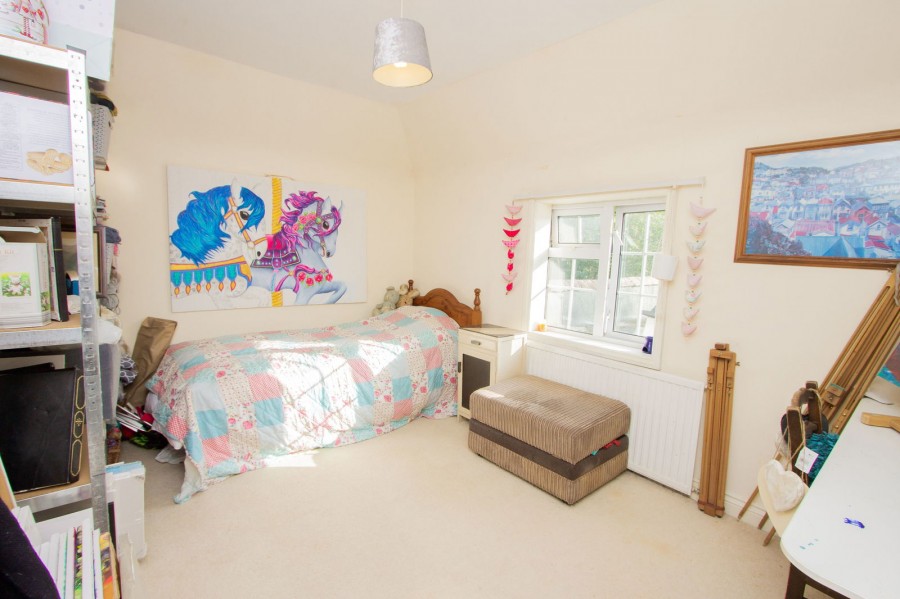 Images for 2953sqft Family Home In Hurst Green EAID:366206731 BID:bid