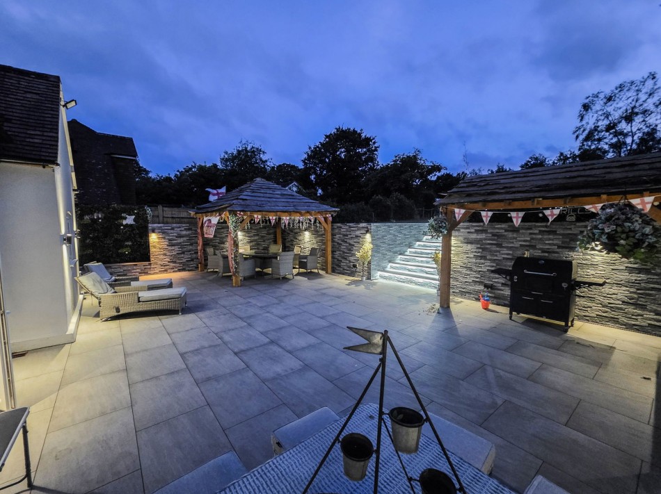 Images for On Approx. 1/3 Of An Acre In Hurst Green EAID:366206731 BID:bid