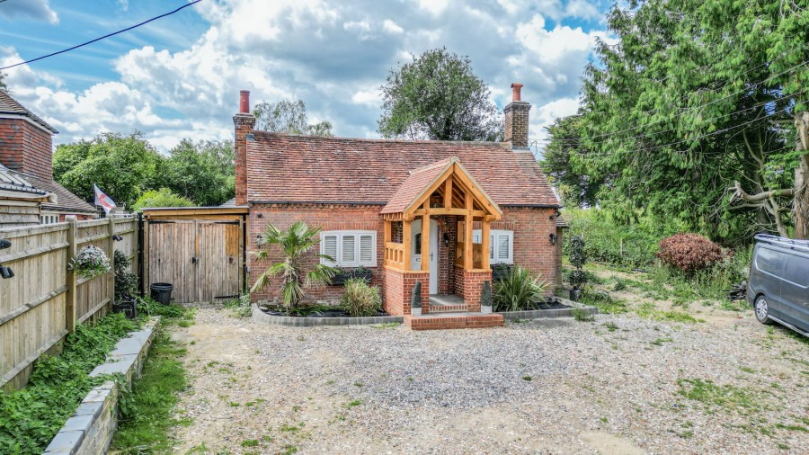 Images for On Approx. 1/3 Of An Acre In Hurst Green EAID:366206731 BID:bid