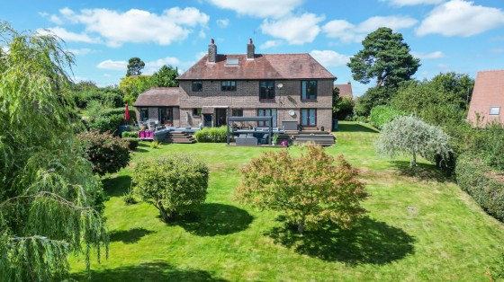 View Full Details for A Spacious Family Home in Burwash - EAID:366206731, BID:bid