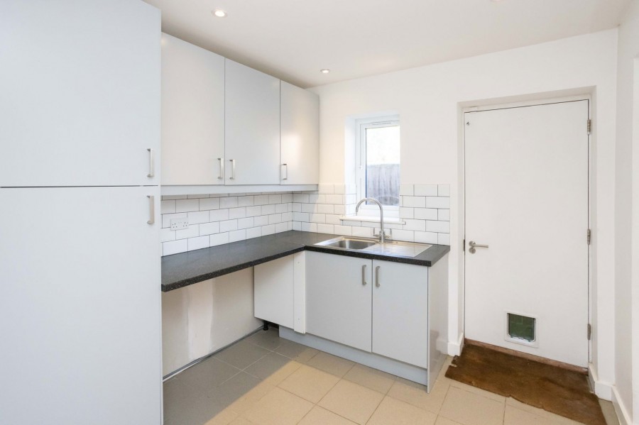 Images for Available with No Onward Chain in Sandhurst EAID:366206731 BID:bid