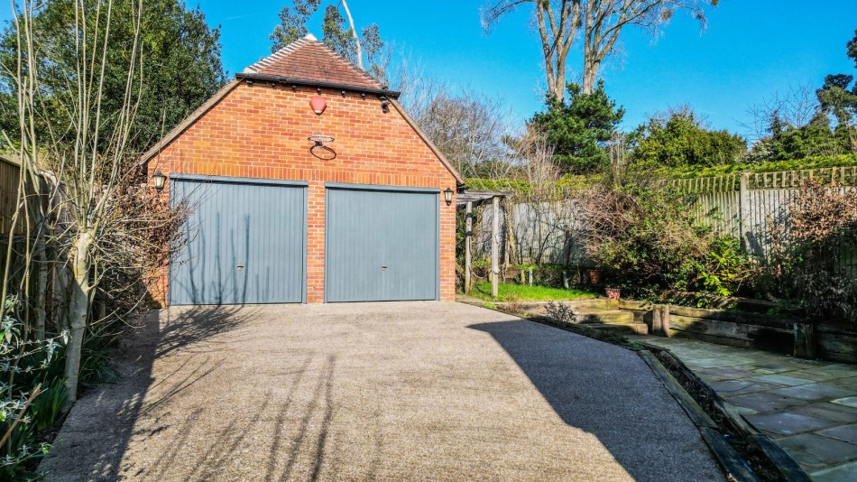 Images for Family Home With No Onward Chain In Hawkhurst EAID:366206731 BID:bid