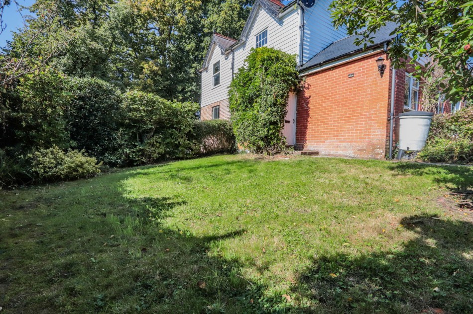 Images for Available With No Onward Chain in Hawkhurst EAID:366206731 BID:bid