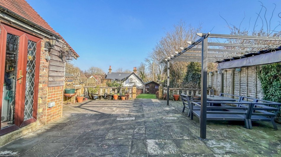 Images for A Beautifully Presented Home in Hawkhurst EAID:366206731 BID:bid