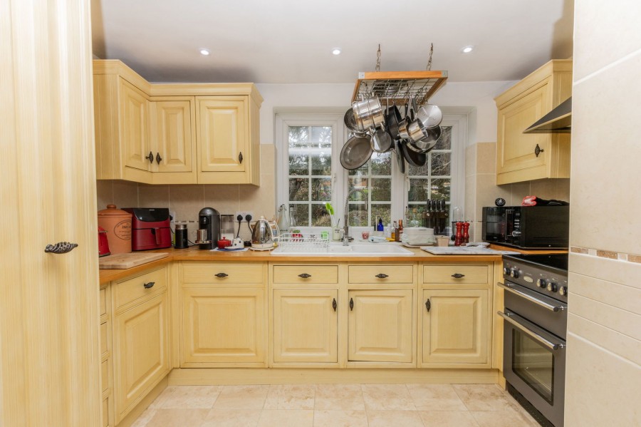 Images for A 3640 Sq Ft Family Home In Cranbrook EAID:366206731 BID:bid