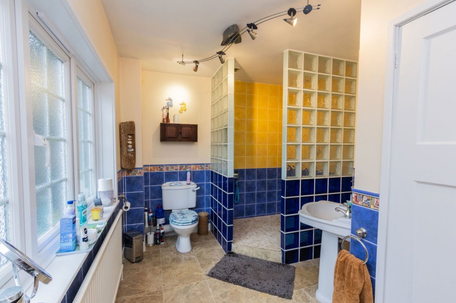 Images for A 3640 Sq Ft Family Home In Cranbrook EAID:366206731 BID:bid
