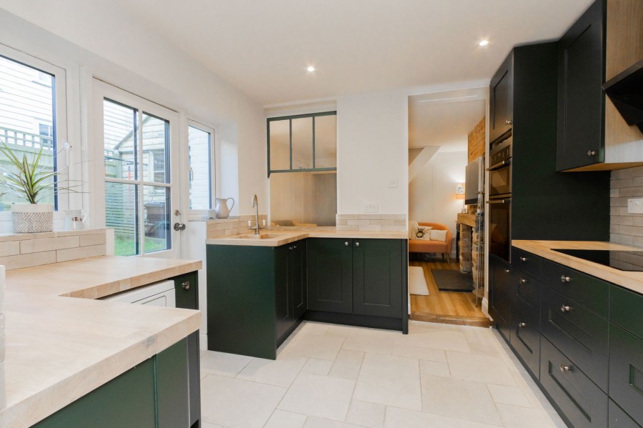 Images for Walking Distance to Hawkhurst Colonnade EAID:366206731 BID:bid